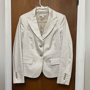 New York & Co Ladies blazer. Creame color button front and cream lining. Size 6